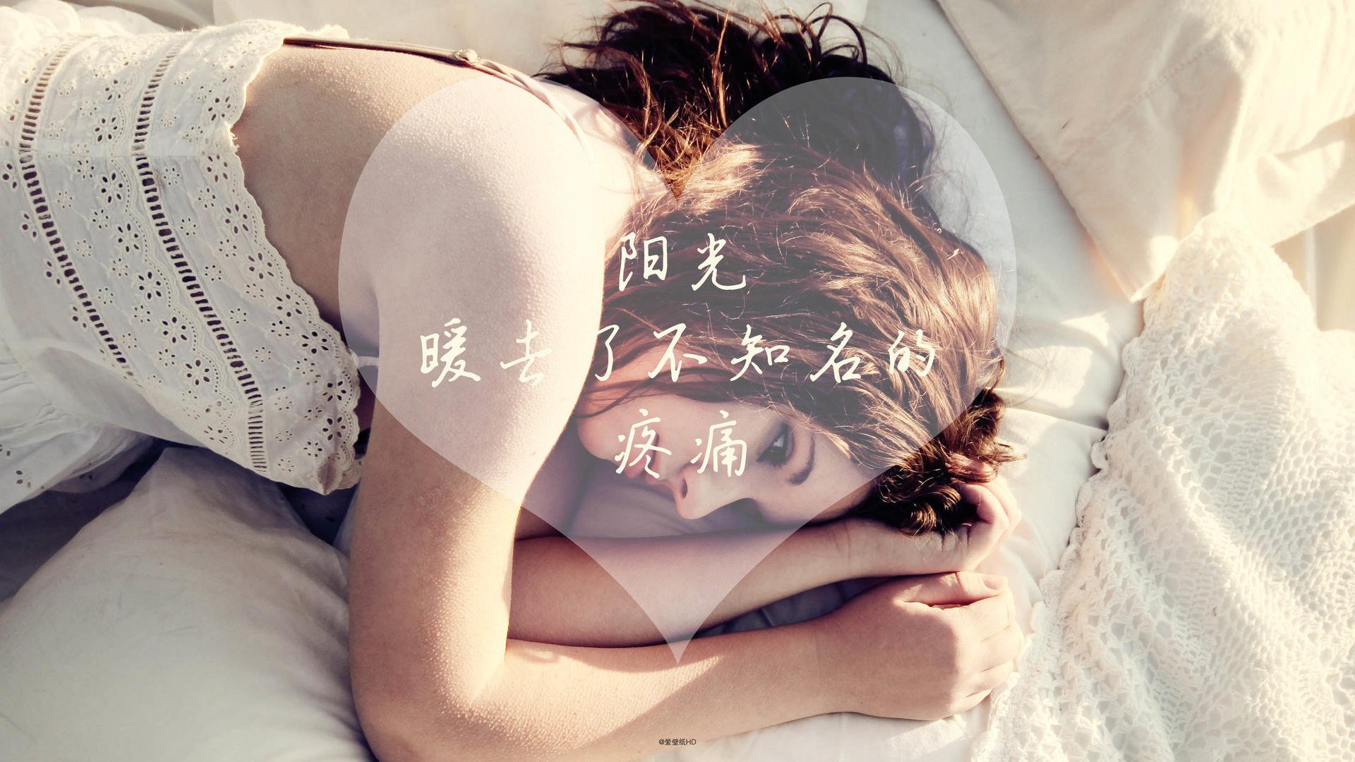 “快艇冲浪激战东三叉湖，速度与激情并存”