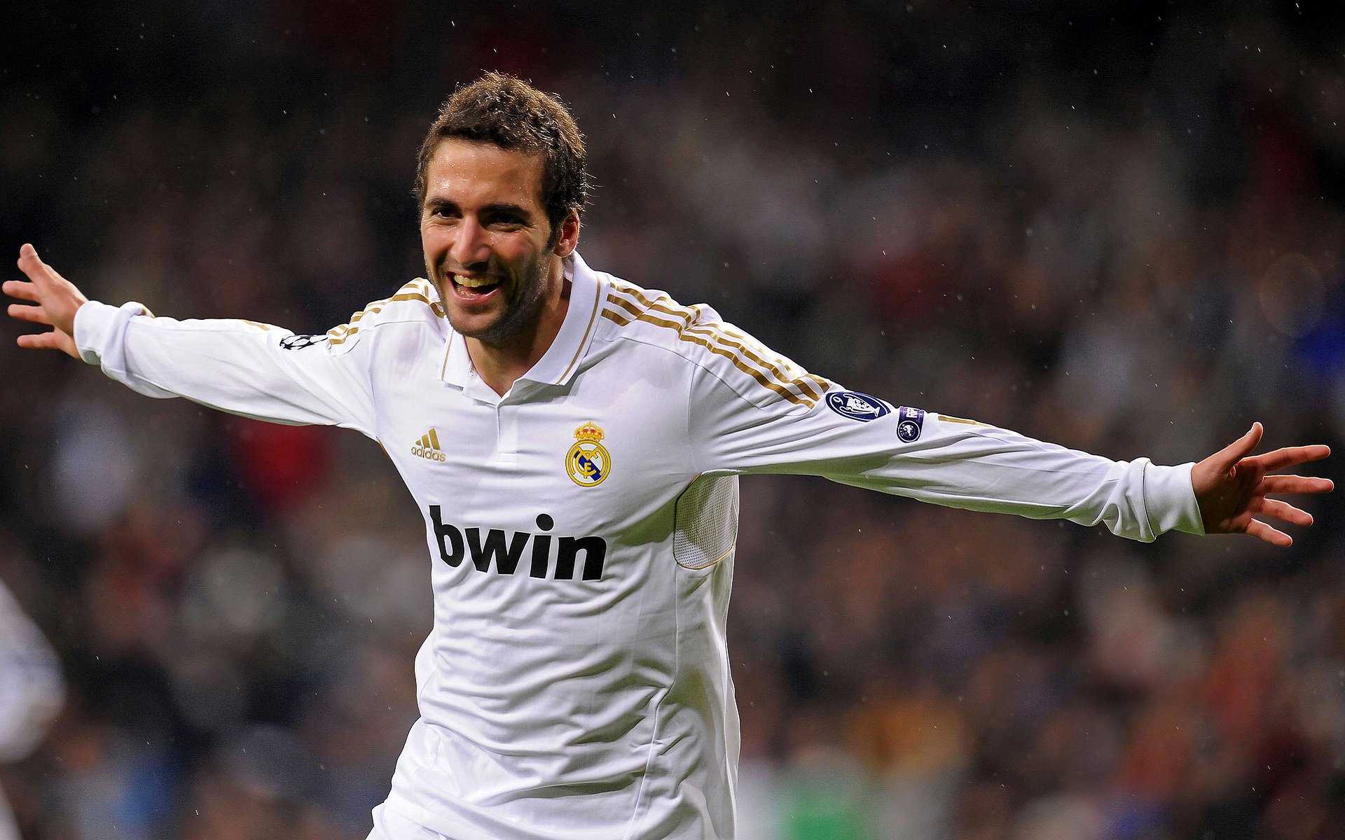 《亚洲电竞崛起：多国战队实况直击》，亚洲电竞项目